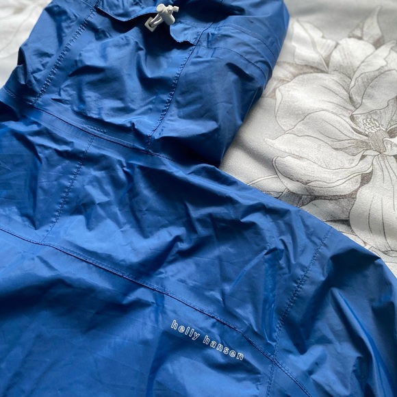 Helly Hansen water/wind resistant zip up - Picture 6 of 7